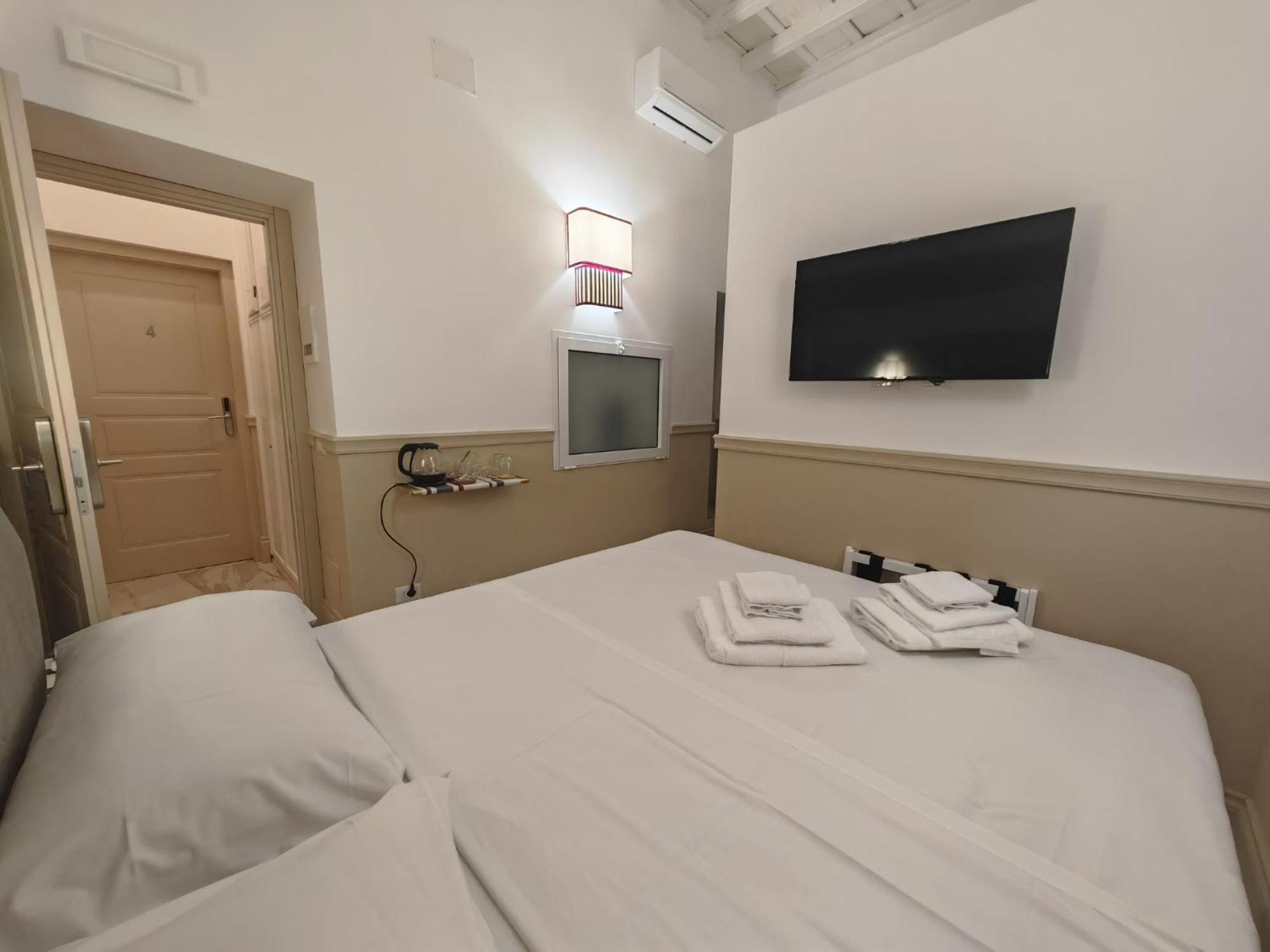 Cozy Luxury Room Pantheon Rome Exterior photo