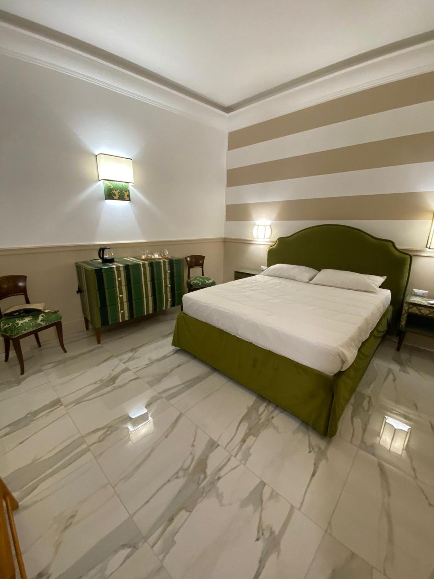 Cozy Luxury Room Pantheon Rome Exterior photo